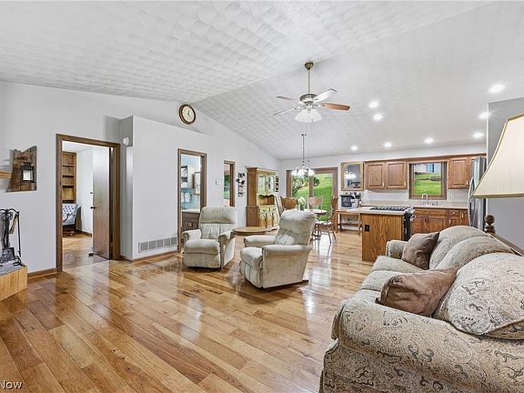 5th image of 1550 Pinkerton Rd