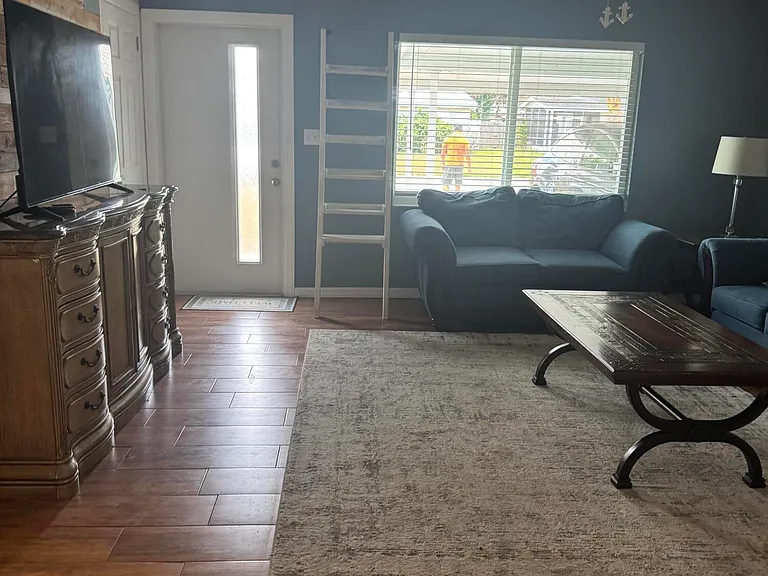 4281 Yorkshire Dr — Photo 5