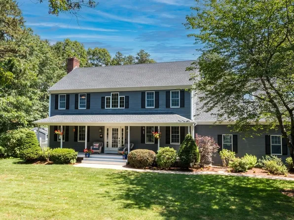 16 Blueberry Ln, Dartmouth, MA 02747
