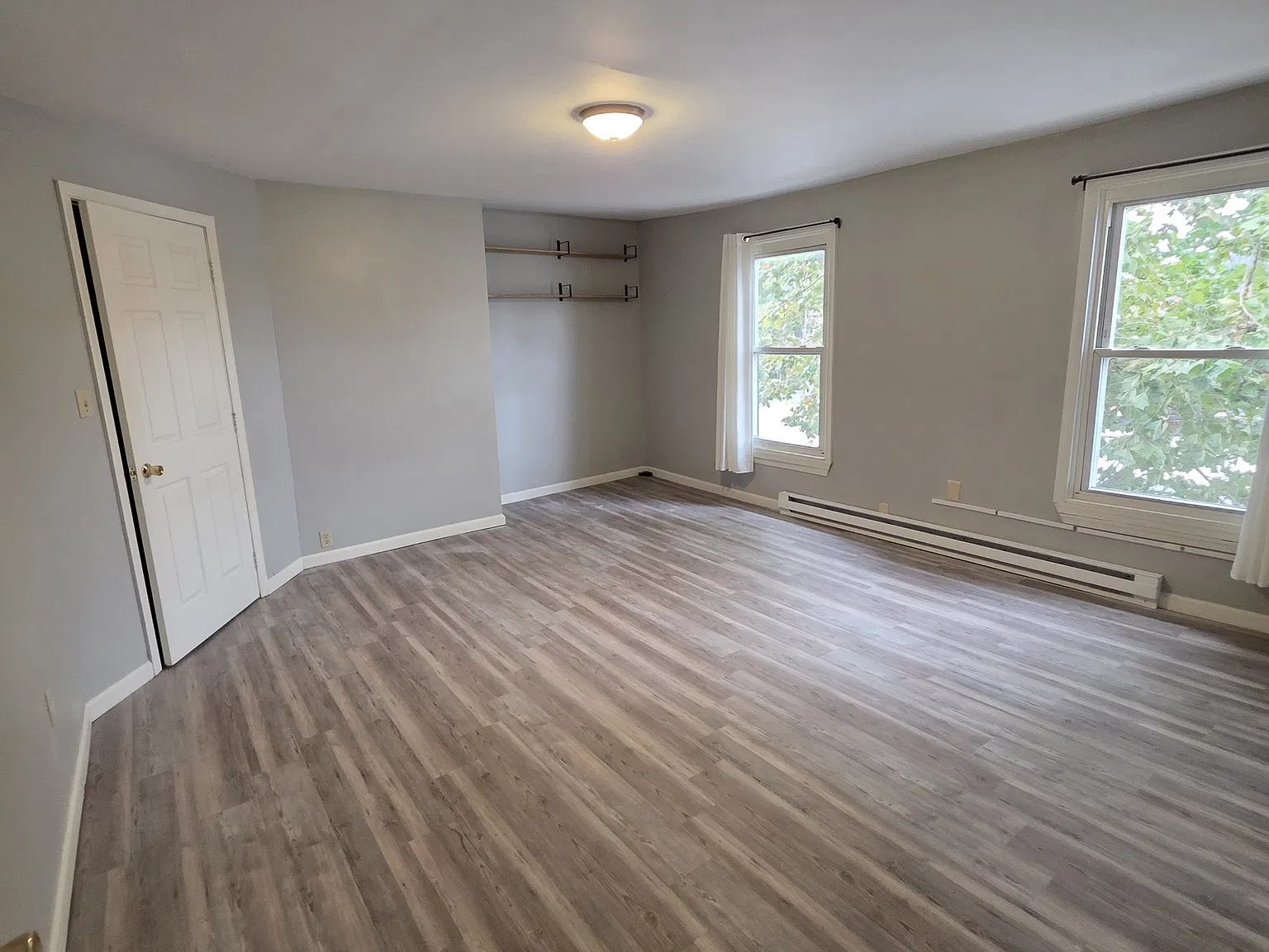 2 bed, 1000 sqft, $1,390 — Photo 4