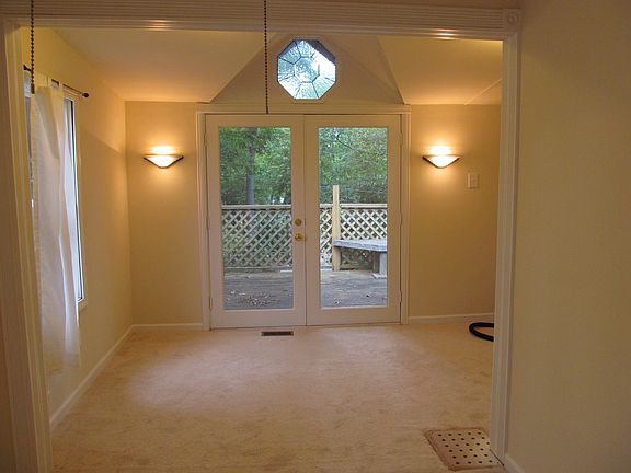 4th image of 5685 E Grand River Ave
