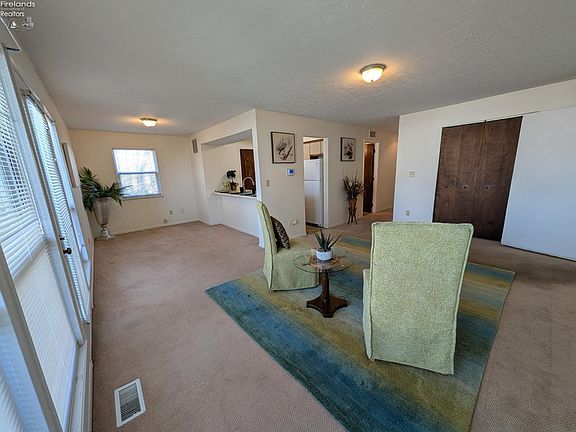 3rd image of 311 N Lake Pine Dr APT A