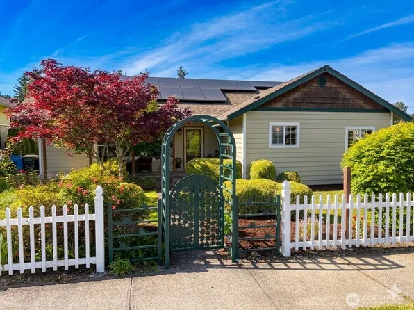 260 Lincoln Avenue E, Tenino, WA 98589