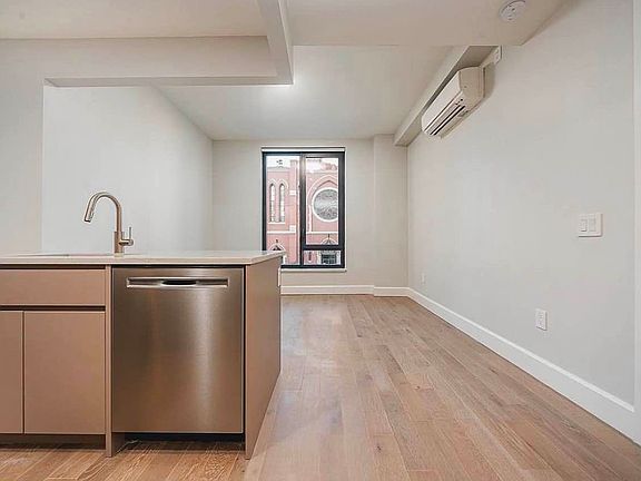 4th image of 262 9th St #615