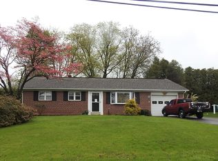 2478 Ellendale Dr, Lancaster, PA 17602