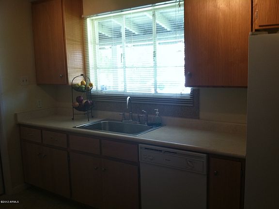 3rd image of 3129 W Mariposa St