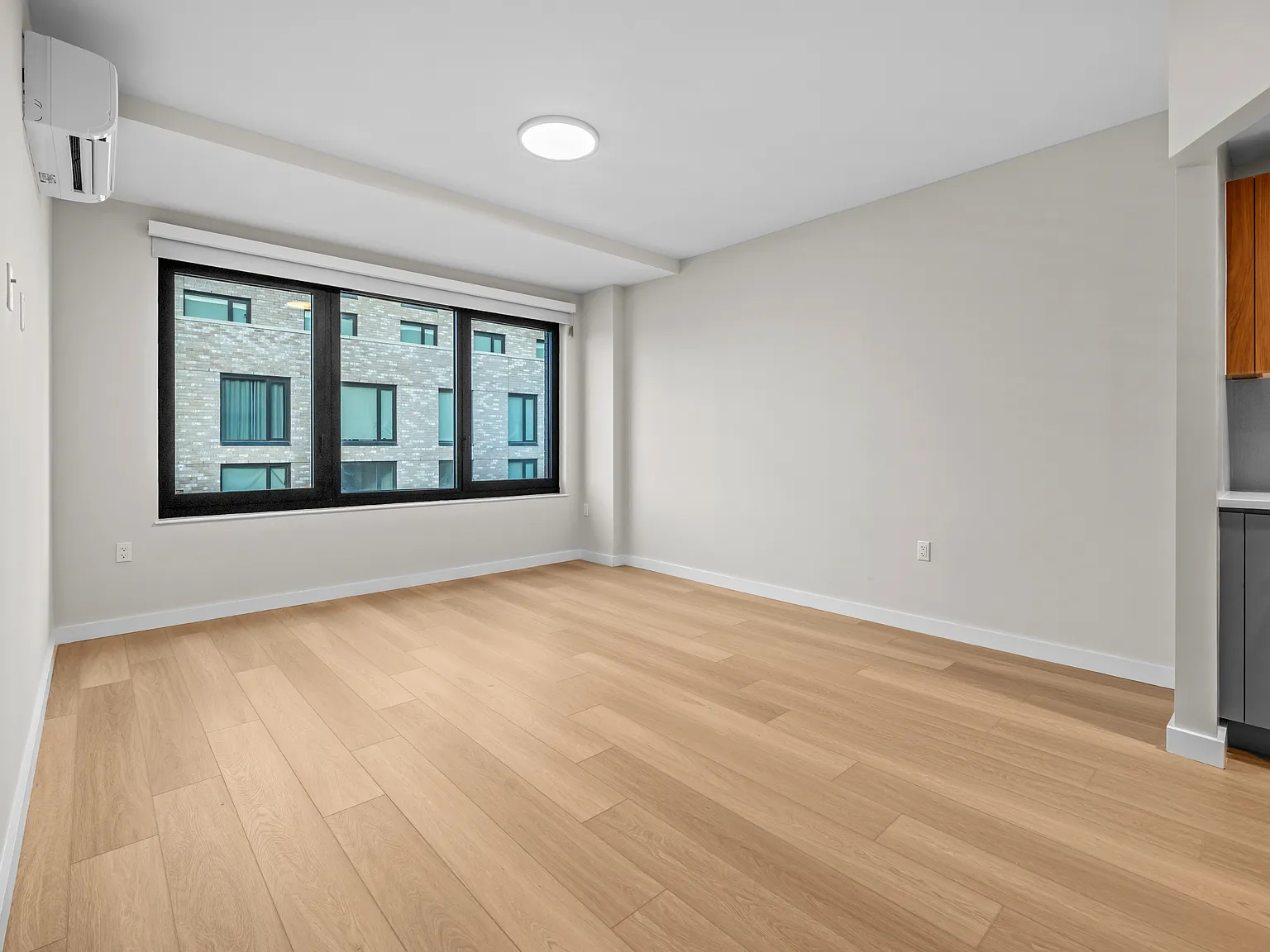 2905 West 17th Street — Photo 3