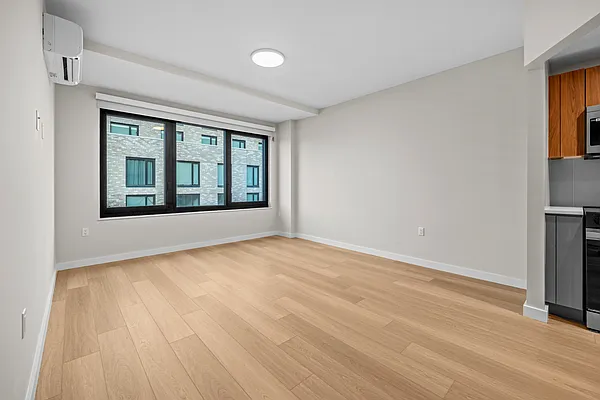 Living room, photo 1