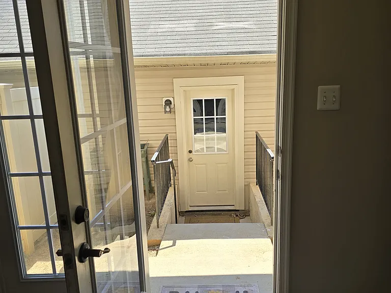 5435 Doubleday Ln — Photo 31