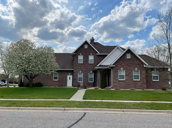 225 Mulberry St, Sauk City, WI 53583