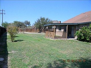 3rd image of 1512 Oaks Pl