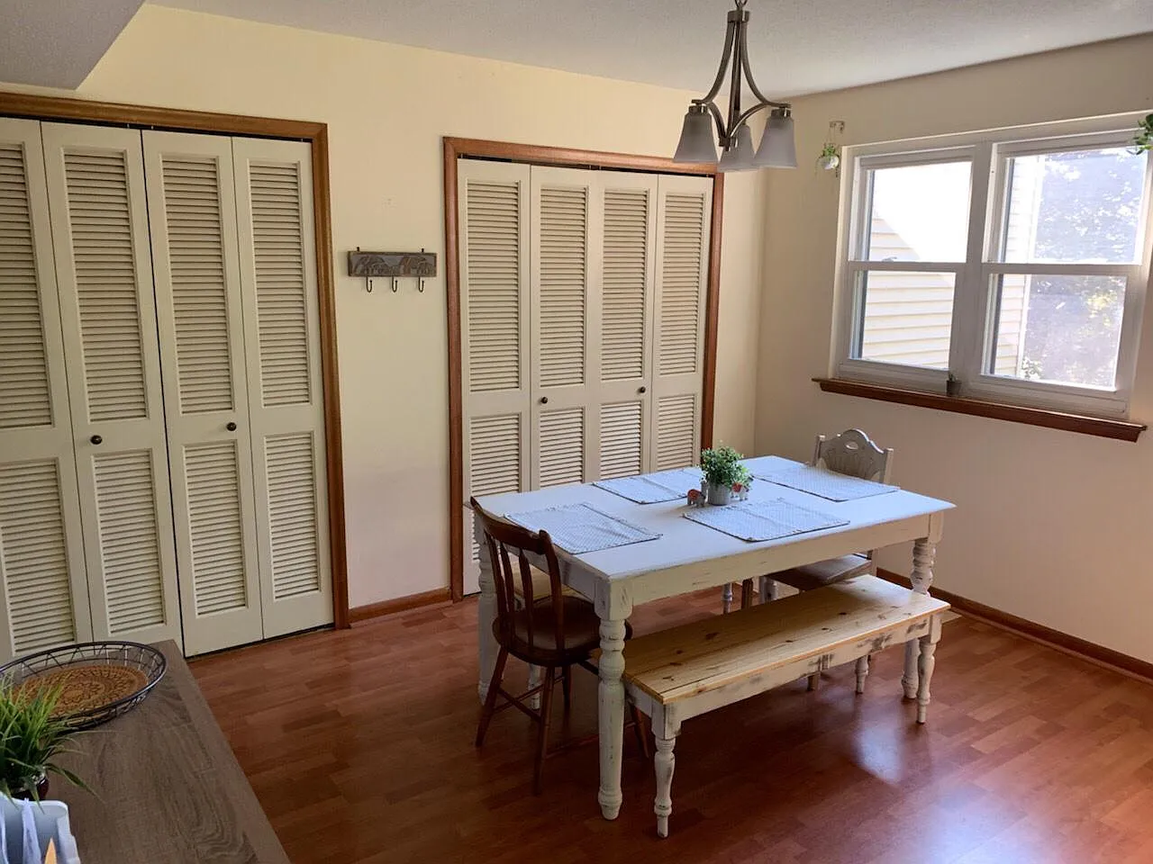405 Twin Circle Drive — Photo 1