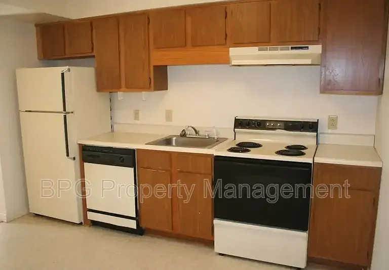 601 Hamlet Ave #D — Photo 5
