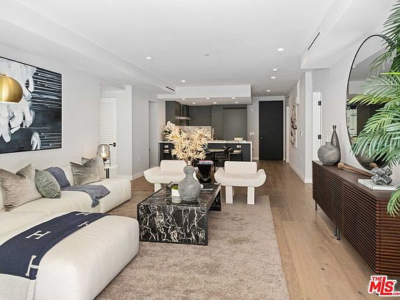 5th image of 1017 N Croft Ave #104