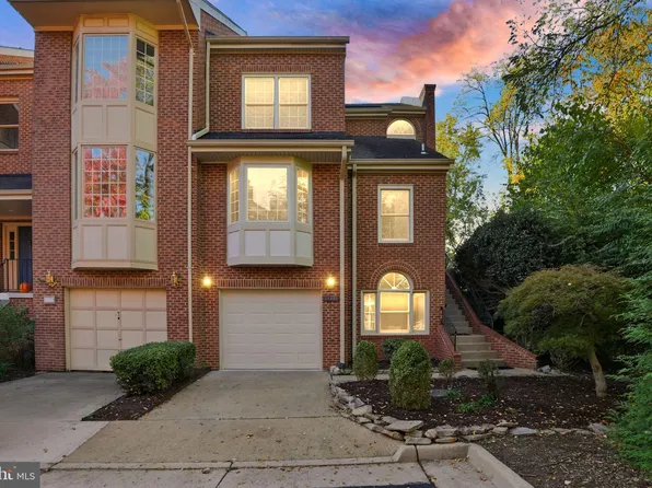 10231 Aspen Willow Dr, Fairfax, VA 22032