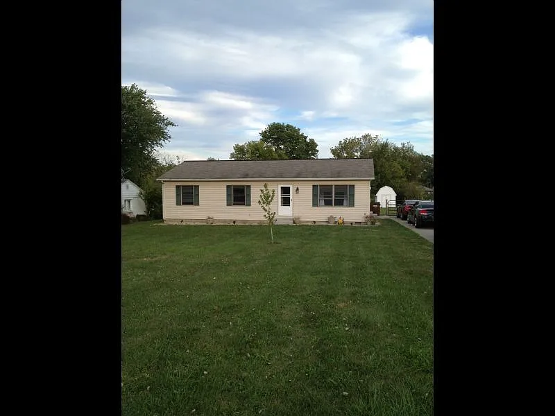6042 Jacksonburg Rd photo 1