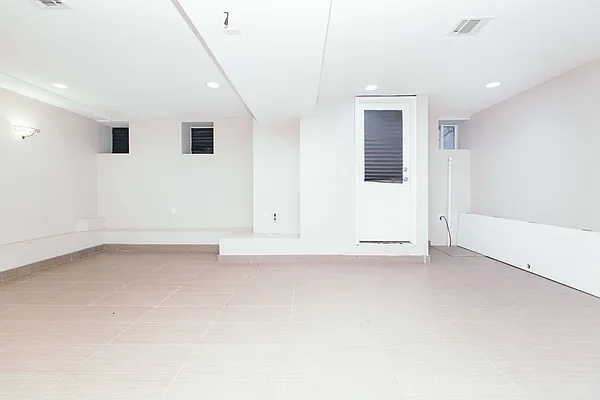 Rented by Nooklyn NYC LLC | media 59