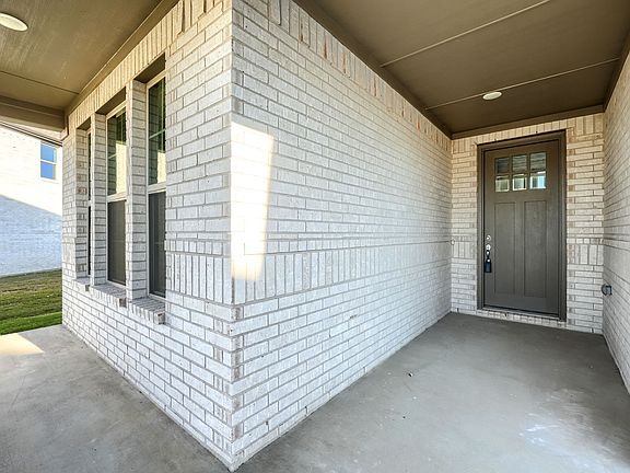 3rd image of 1309 Buttercup Rd