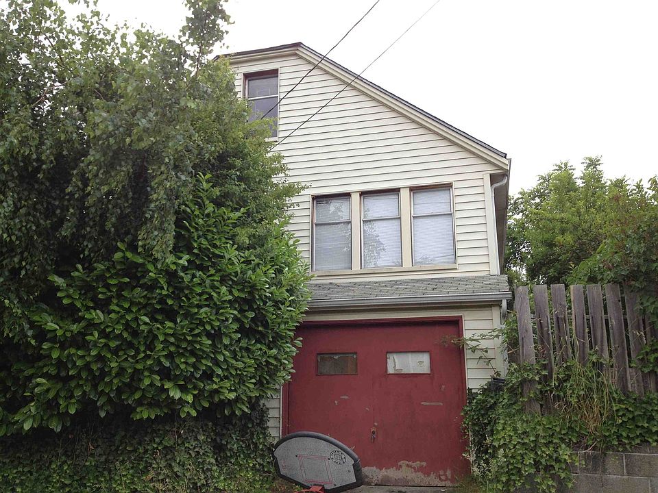 2nd image of 2105 NE 73rd St
