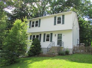 6 Ridgefield Rd, Lincoln, RI 02865