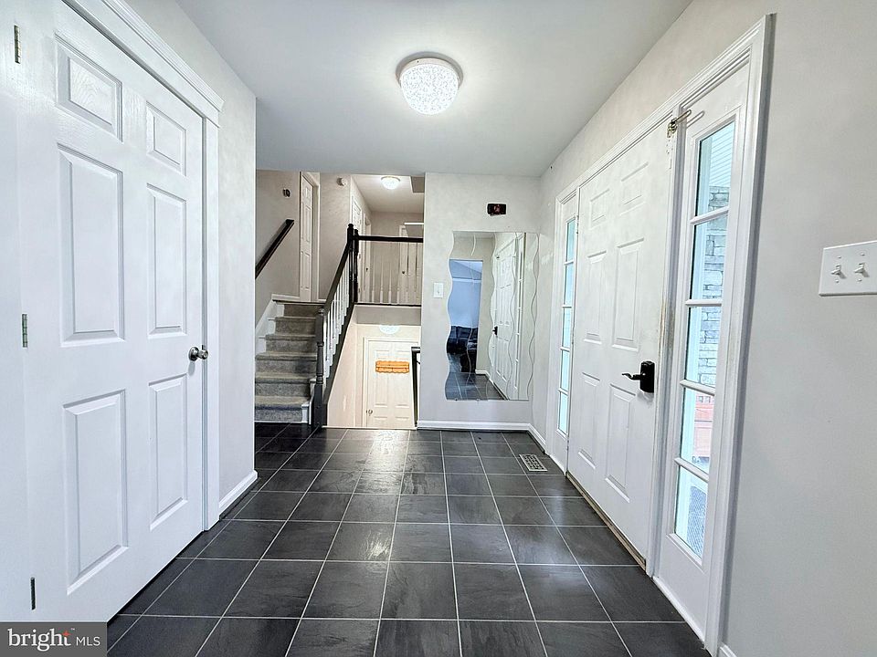 2nd image of 5801 Cambridge Dr
