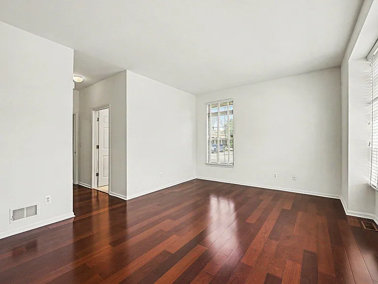 4304 Gateway Cir — Photo 11