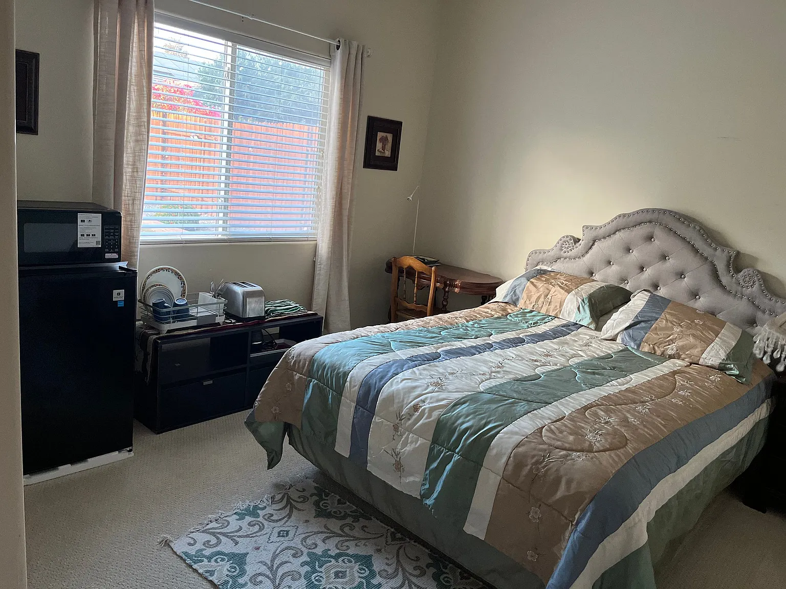 Cozy bedroom — Photo 1