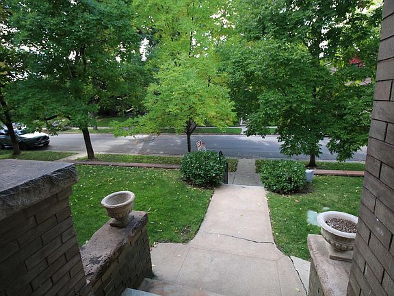 4th image of 956 S Corona St
