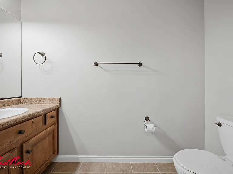 2422 S River Rd #5 — Photo 8