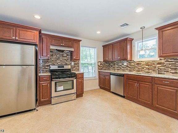3rd image of 100 No Maple Ave