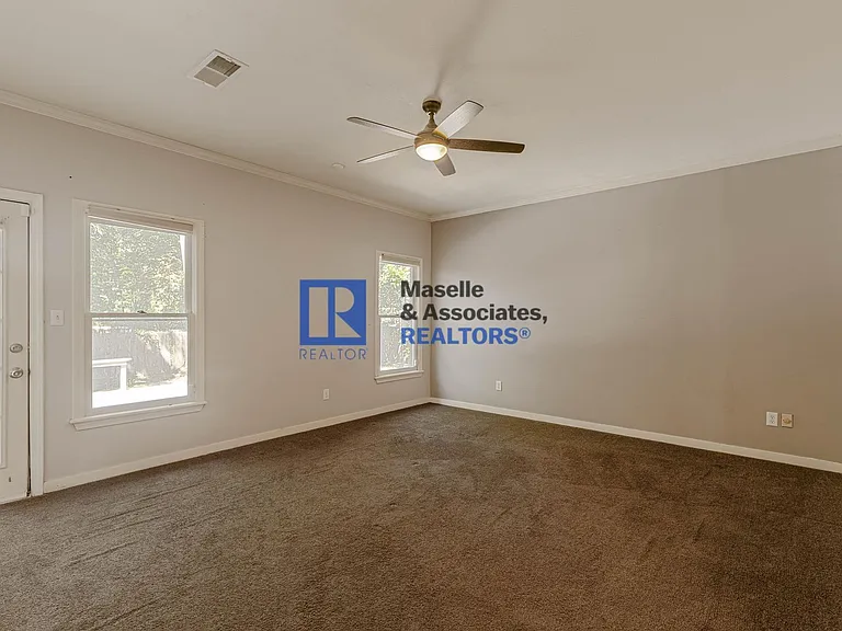 1046 Newland St — Photo 22