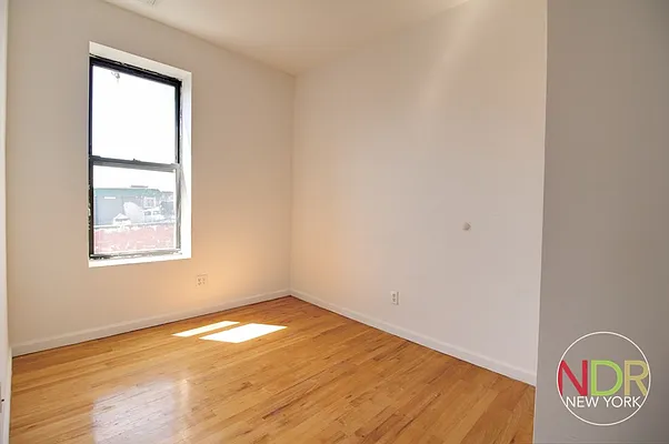 Rented by Next Door Realty NYC | media 28