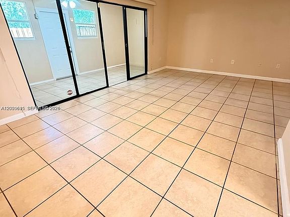 4th image of 3301 Raleigh St #4D