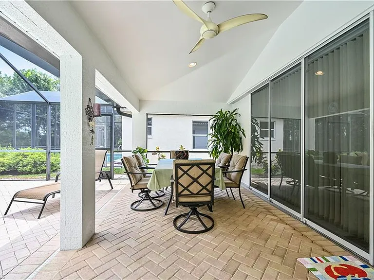 6453 Autumn Woods Blvd — Photo 17