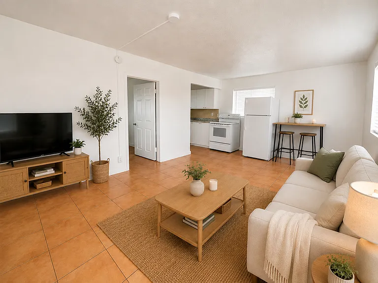 Pompano Gardens — Photo 8
