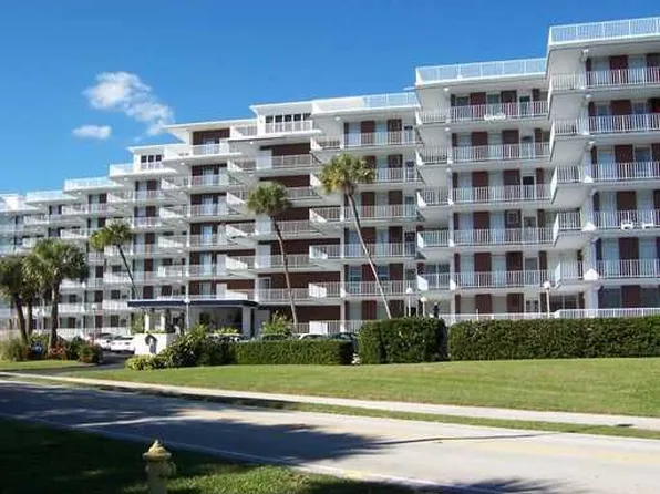 935 E Causeway Blvd, Vero Beach, FL 32963