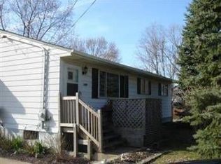 1390 Garfield Ave, Brunswick, OH 44212