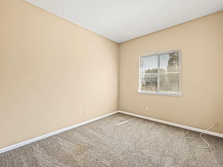 142 Kennerly Way — Photo 13