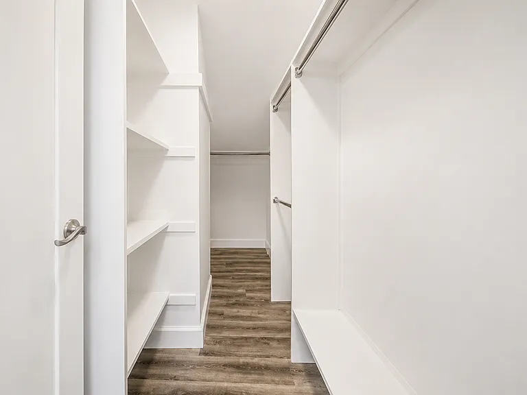 1019 Ashbury St — Photo 11