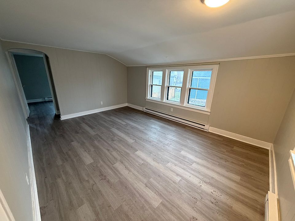 1st image of 250 East Ave #Up