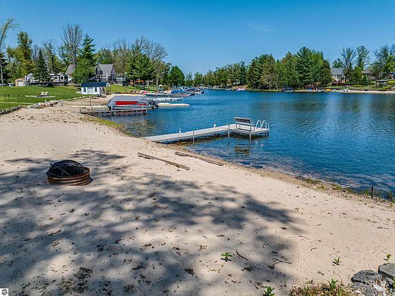 5th image of 3319 S Ogemaw Trl