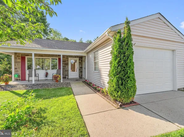 150 Dorchester Dr, Southampton, NJ 08088