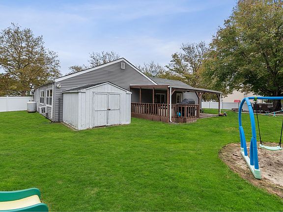 5th image of 96 Sequoia Dr