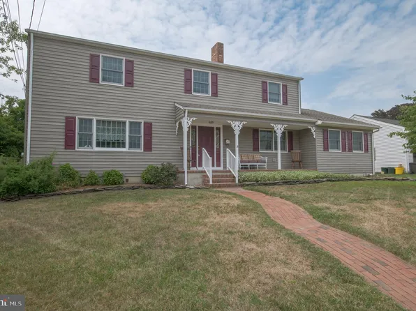 2 Mario Dr, Hamilton, NJ 08690