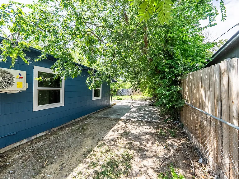 10 Linden Ave — Photo 16