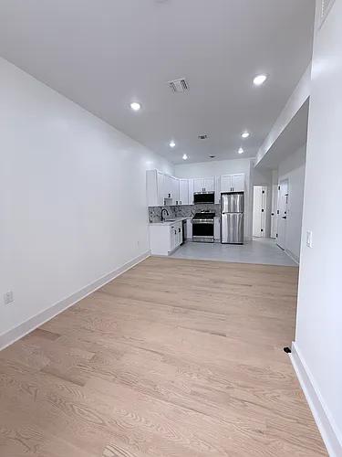 714 Grand St Photo 1