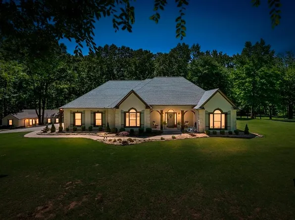 315 Hickory Woods Ln, Eads, TN 38028
