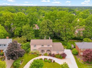2374 Ridge Dr, Troy, MI 48098