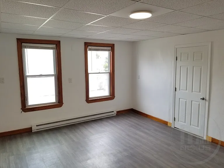  127 Burnside Ave 2ndFlr 2B/1B FreshPaint Spacious NewerFloors PetsOK — Photo 2