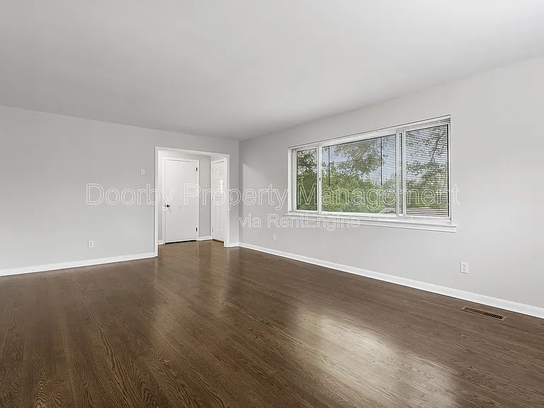 1945 Barrett Dr — Photo 11